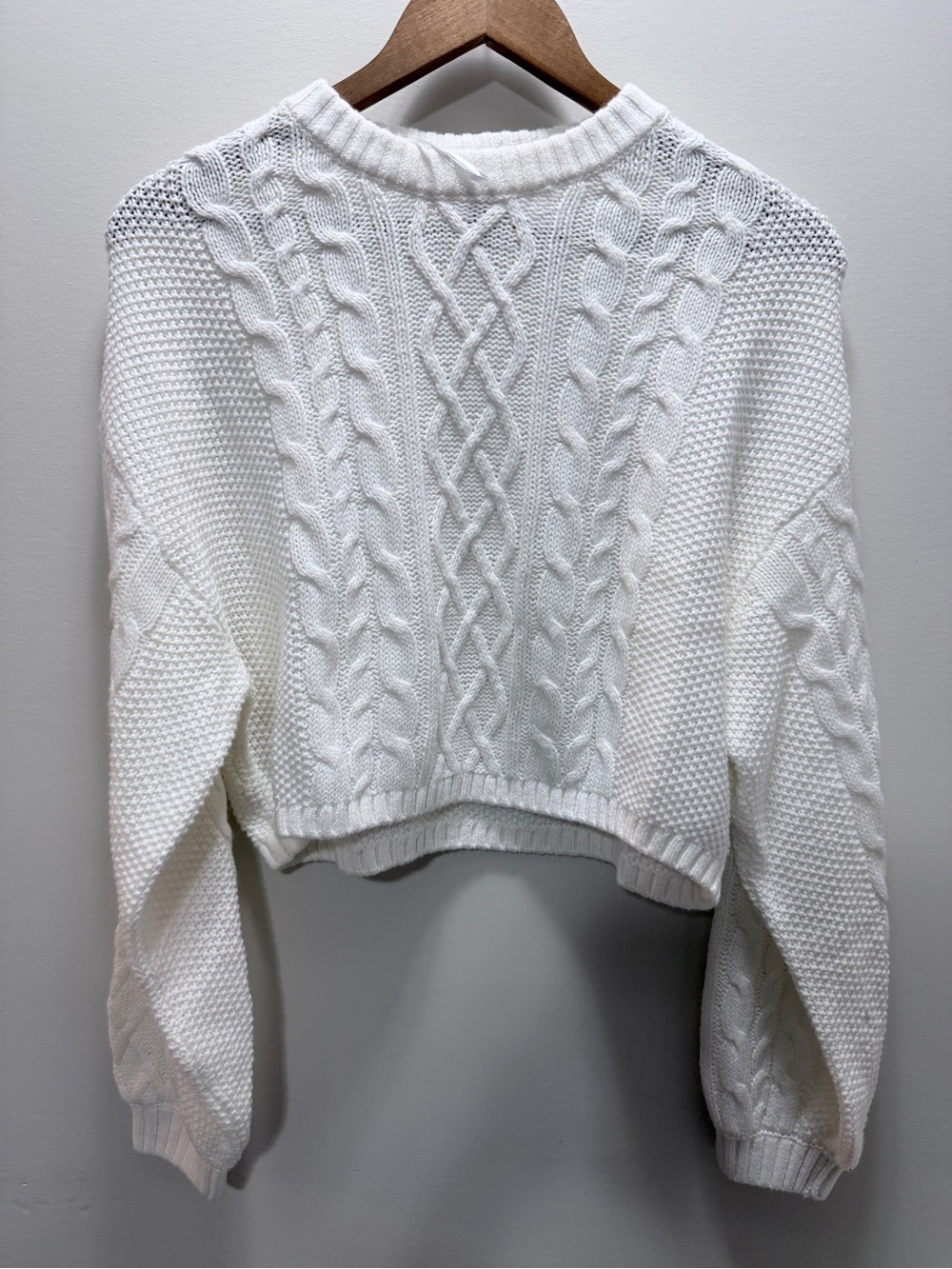 H&M Cream Cable Knit Cropped Crewneck Sweater